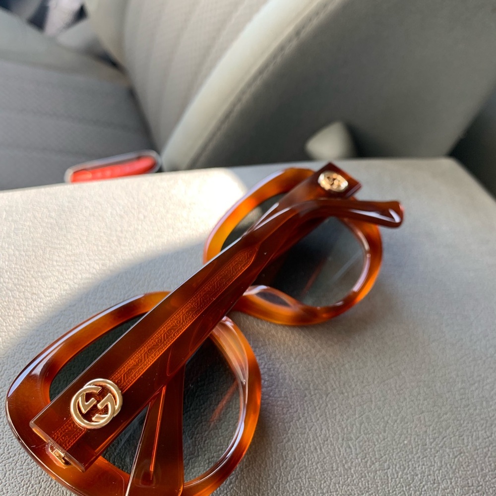 NEW Gucci sunglasses! - Picture 2 of 4